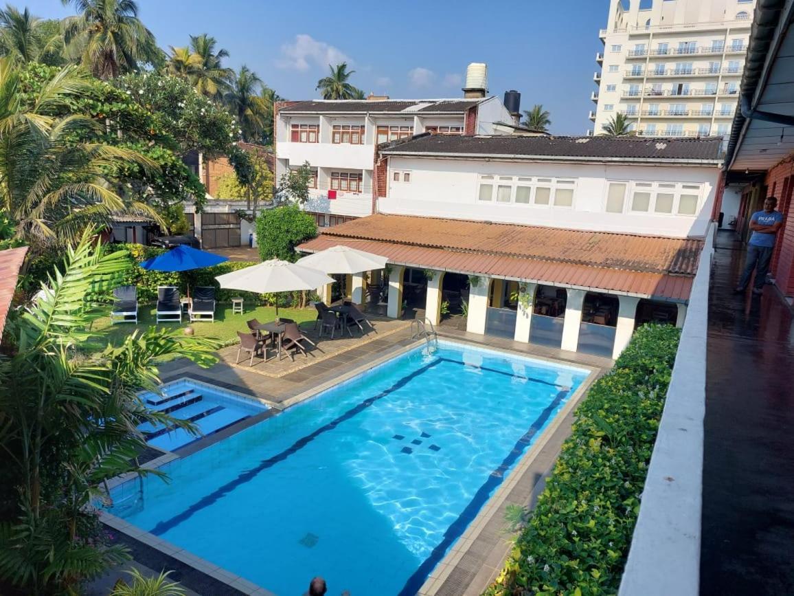 Ranveli Beach Hotel Дехивала-Маунт-Лавиния Экстерьер фото